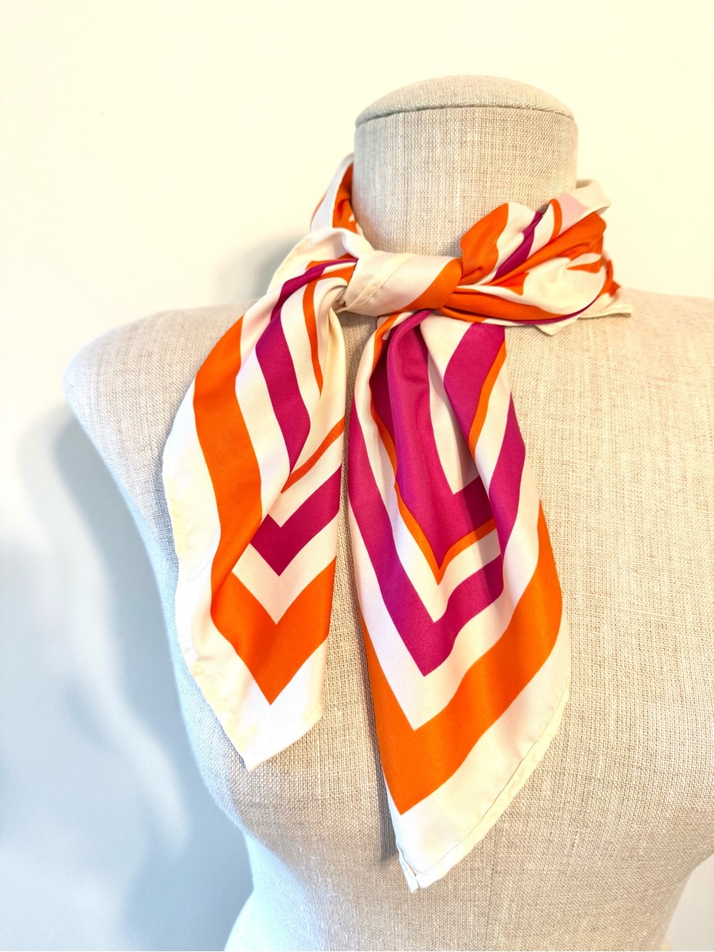 amika Style Upgrade Hair Scarf Limited Edition Pop Art Satin Square 25" Retro
